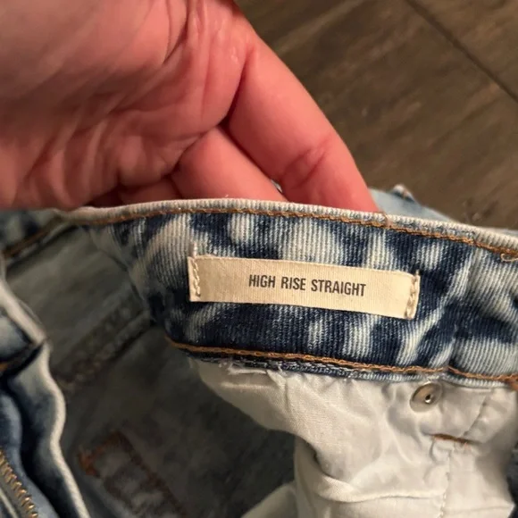 Harper Light Blue Distressed Boyfriend Jeans with Floral Patch - Picture 4 of 8